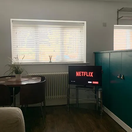 Didsbury Failte Inn Apts - 3 Mins To The Christie'S - Ground Floor - Free Parking-2